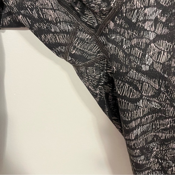 Lululemon Wunder Under Crop High Rise Scallop Full-On Luxtreme 23" Origami 8 - Picture 9 of 14